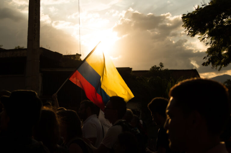 Lire la suite à propos de l’article Colombie : la guérilla reconnaît une « erreur » après la mort de 21 civils
