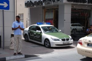 Lire la suite à propos de l’article Dubaï : 276 suspects arrêtés dans une opération mondiale contre des réseaux criminels