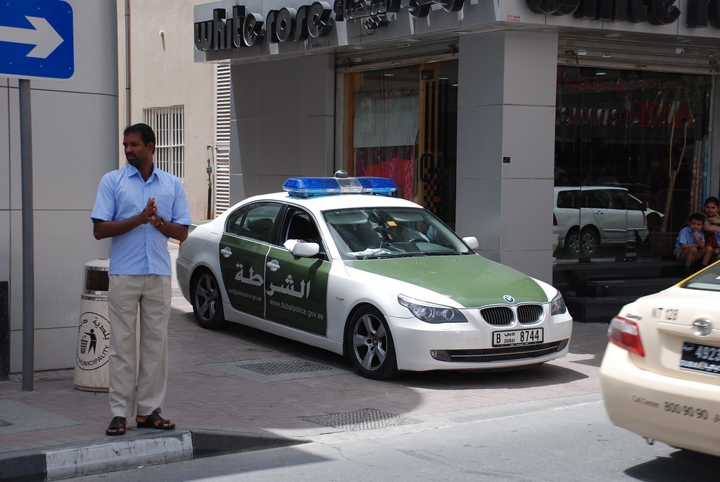 You are currently viewing Dubaï : 276 suspects arrêtés dans une opération mondiale contre des réseaux criminels