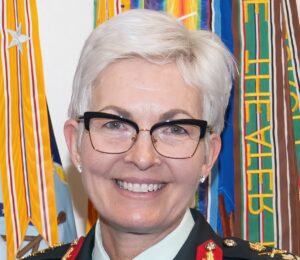 Lire la suite à propos de l’article Canada : La cheffe d’Etat major de la Defense affirme que son pays doit “se préparer à des conflits à grande échelle” 