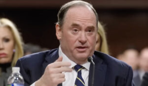 Lire la suite à propos de l’article États-Unis : limogeage éclair du secrétaire à la Marine John Phelan en pleine crise militaire