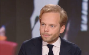 Lire la suite à propos de l’article Refonte de France TV : France 4 supprimée, France 5 fusionnée, le plan Alloncle dévoilé