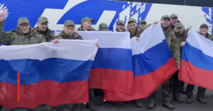 Lire la suite à propos de l’article Guerre en Ukraine : Les services secrets ukrainiens affirment que des soldats russes ont eu recours au cannibalisme