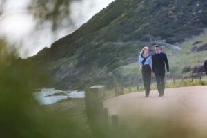 Lire la suite à propos de l’article Les photos « volées » de Jordan Bardella et de sa compagne : une paparazzade orchestrée de A à Z