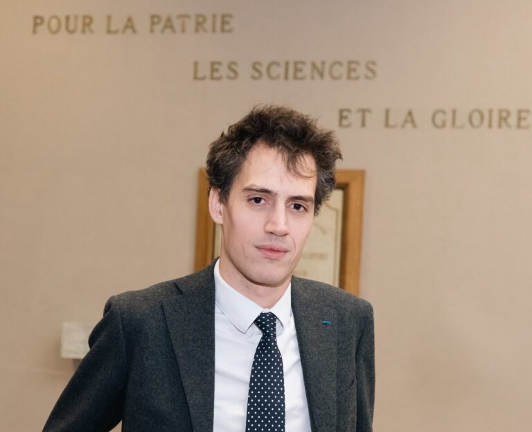 Lire la suite à propos de l’article Mistral AI : une levée de 830 millions de dollars pour bâtir une infrastructure européenne de l’IA