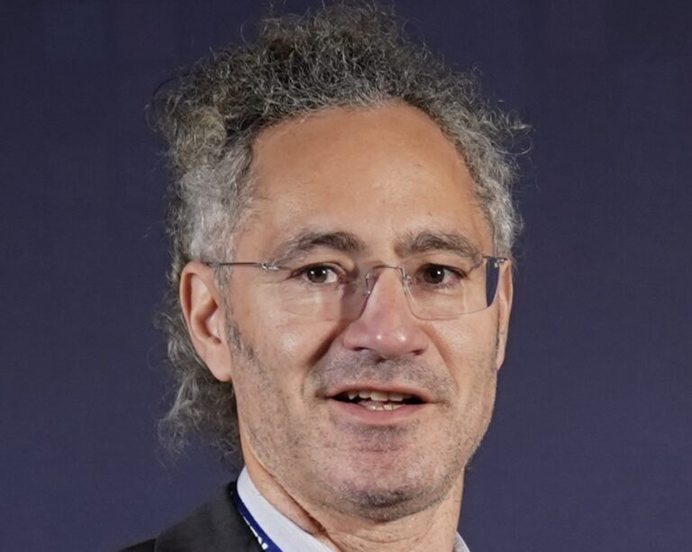 Lire la suite à propos de l’article Palantir : son manifeste accusé par les médias de glisser vers le « technofascisme »