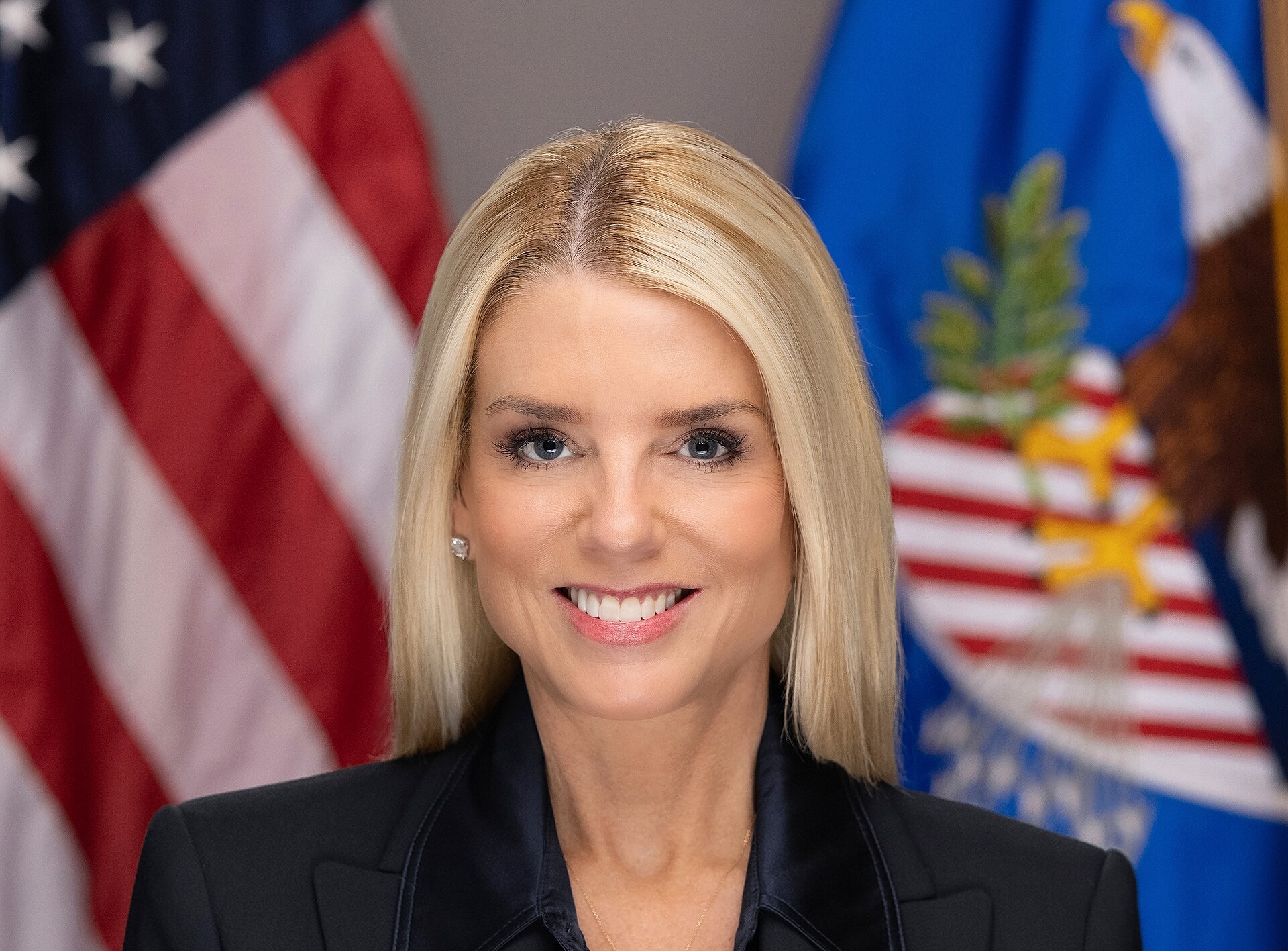 You are currently viewing Pam Bondi : audition fixée après un bras de fer autour des dossiers Epstein