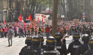 Lire la suite à propos de l’article 1er-Mai : mobilisation contrastée et tensions en marge du cortège à Lyon