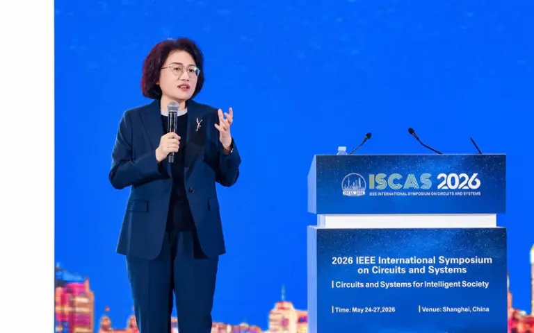 Lire la suite à propos de l’article Semi-conducteurs : Huawei présente la loi Tau pour dépasser les limites de la loi de Moore