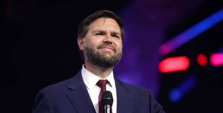 Lire la suite à propos de l’article États-Unis : JD Vance salue l’avertissement « très profond » du pape Léon XIV sur l’intelligence artificielle