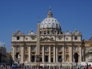 Lire la suite à propos de l’article Bénédiction des couples homosexuels : le Vatican rappel à l’ordre de l’Église catholique allemande
