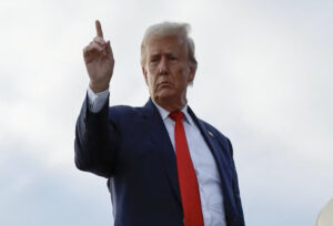 Lire la suite à propos de l’article Détroit d’Ormuz : Donald Trump lance une opération militaire pour débloquer des navires piégés