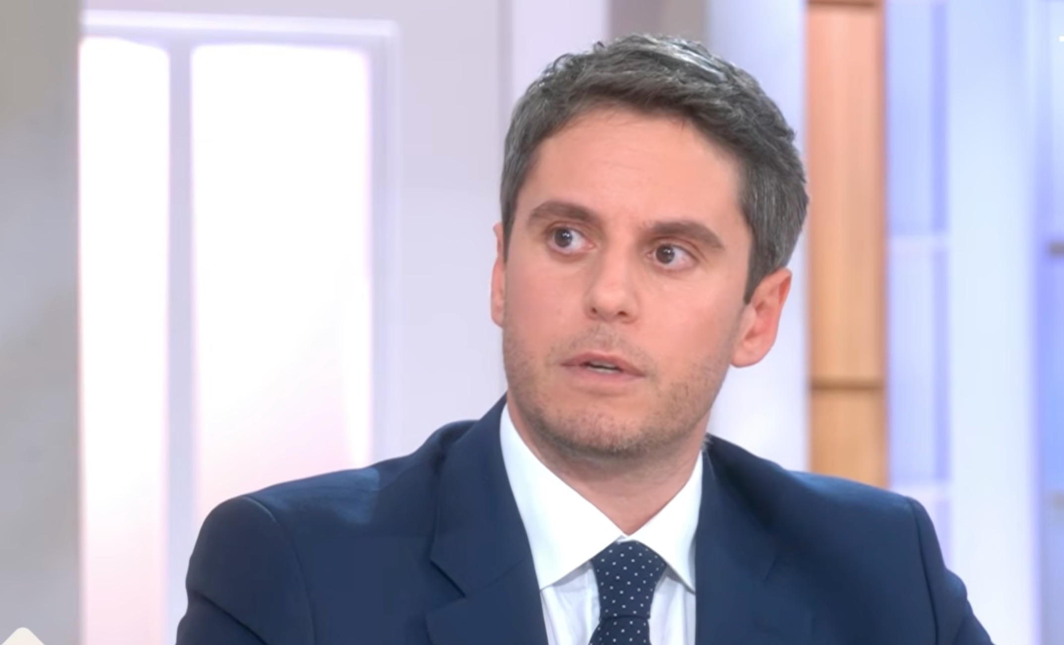 You are currently viewing Présidentielle 2027 : Gabriel Attal cherche à s’imposer comme « candidat naturel » au sein de Renaissance