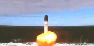 Lire la suite à propos de l’article Missile Sarmat : la Russie relance son programme nucléaire stratégique