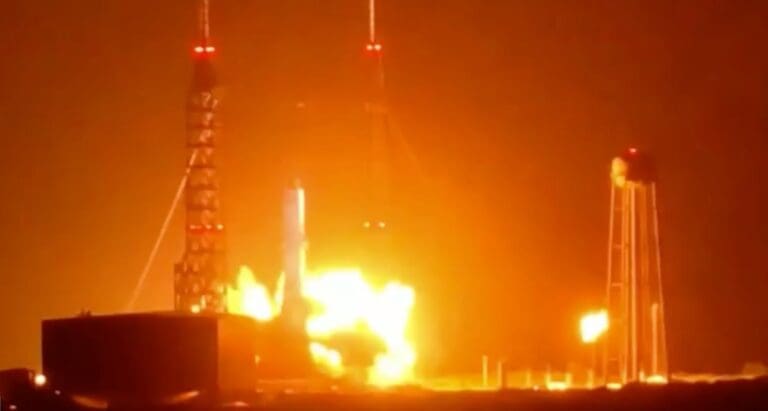 Lire la suite à propos de l’article Blue Origin : la fusée New Glenn de Jeff Bezos explose lors d’un essai au sol à Cap Canaveral