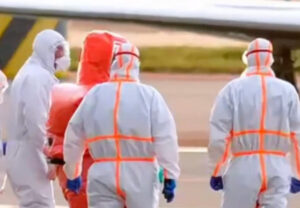 Lire la suite à propos de l’article Hantavirus : des combinaisons de protection qui alimentent les interrogations sur les réseaux sociaux