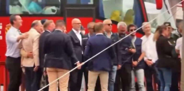 Lire la suite à propos de l’article Hantavirus : polémique en Espagne après l’évacuation du MV Hondius, le gouvernement Sánchez accusé de « posture médiatique »