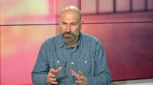Lire la suite à propos de l’article IA et journalisme : Johan Hufnagel estime que l’intelligence artificielle peut renforcer le métier sans le remplacer