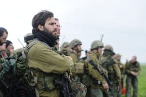 Lire la suite à propos de l’article Israël : l’armée confrontée à l’influence des courants messianiques