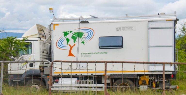 Lire la suite à propos de l’article Laboratoire climatique mobile : Israël déploie au Kenya une technologie inédite pour combler le déficit de données en Afrique