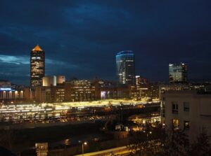 Lire la suite à propos de l’article Lyon : un bang sonique militaire a-t-il réveille des habitants en pleine nuit ?