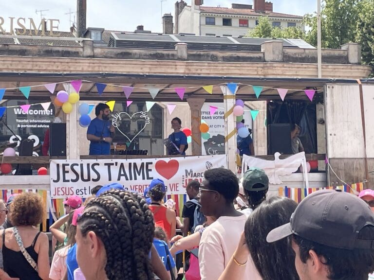 Lire la suite à propos de l’article Marche pour Jésus : des milliers de chrétiens rassemblés à Lyon