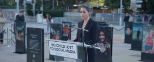 Lire la suite à propos de l’article Meghan Markle : la duchesse de Sussex inaugure à Genève un mémorial contre le cyberharcèlement des enfants