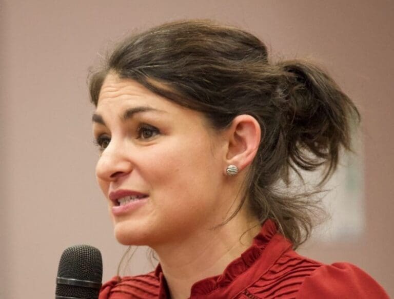Lire la suite à propos de l’article Polytechnyl : Aurélie Trouvé dénonce un « pillage technologique » après la reprise par Lone Star