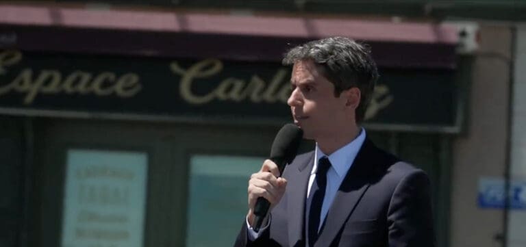 Lire la suite à propos de l’article Présidentielle 2027 : Gabriel Attal officialise sa candidature et veut rompre avec l’ombre de Macron