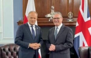 Lire la suite à propos de l’article Europe : le Royaume-Uni et la Pologne signent un traité stratégique face “à la menace russe”