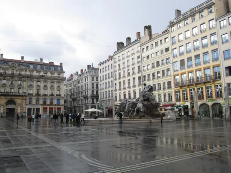 Lire la suite à propos de l’article Lyon : un ex-colonel quitte l’Éducation nationale après une réunion sur la radicalisation
