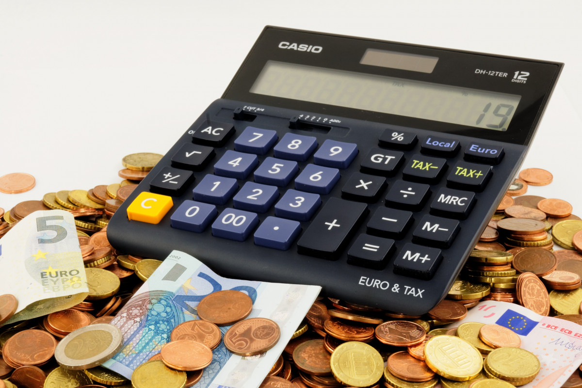 You are currently viewing Smic : une augmentation de 2,4 % prévue au 1er juin portée par l’inflation