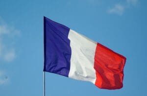Lire la suite à propos de l’article Attractivité : la France reste numéro un en Europe pour la septième année mais les signaux d’alerte se multiplient