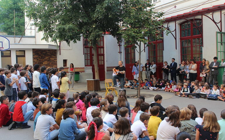 Lire la suite à propos de l’article Périscolaire : les animateurs parisiens lancent une grève de onze jours sur fond de scandales et de tensions