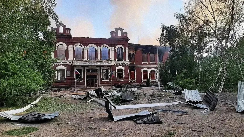 Collège professionnel de Starobilsk après l attaque du 22 mai 2026