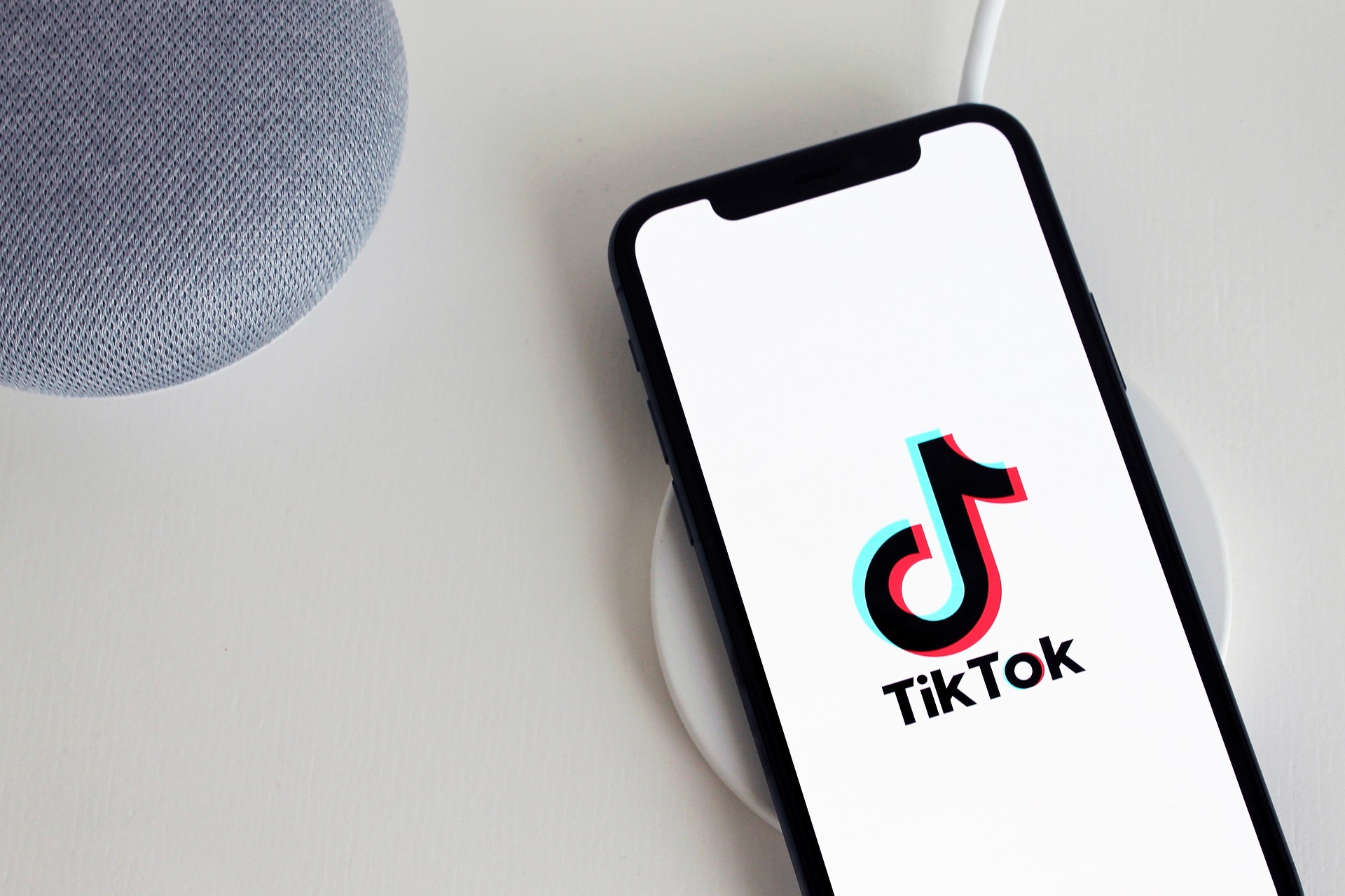 You are currently viewing TikTok : la plateforme teste un abonnement payant pour supprimer les publicités
