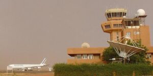 Lire la suite à propos de l’article Aéroport de Niamey : une nouvelle attaque armée frappe un site stratégique du Niger