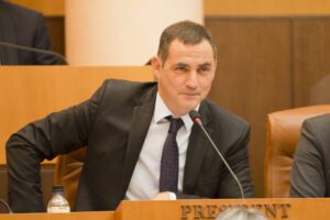 Lire la suite à propos de l’article Autonomie de la Corse : Gilles Simeoni avertit contre 1 « déni de l’expression démocratique corse »