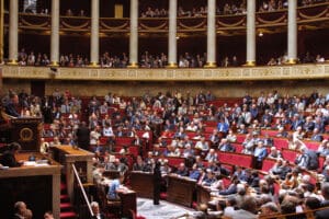 Lire la suite à propos de l’article Bourses étudiantes : l’Assemblée nationale approuve une revalorisation attendue face à la précarité croissante