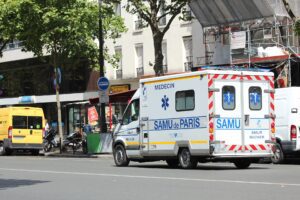 Lire la suite à propos de l’article Canicule : 109 morts recensés à Paris en 24 heures, le Samu sous une pression inédite