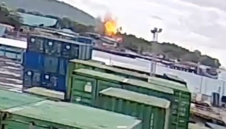 Lire la suite à propos de l’article Indonésie : une bombe de la Seconde Guerre mondiale explose sous un village, cinq morts et trois disparus