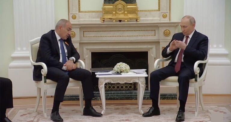 Lire la suite à propos de l’article Arménie et UE : Poutine met en garde Erevan et évoque un « scénario ukrainien » en cas de rapprochement