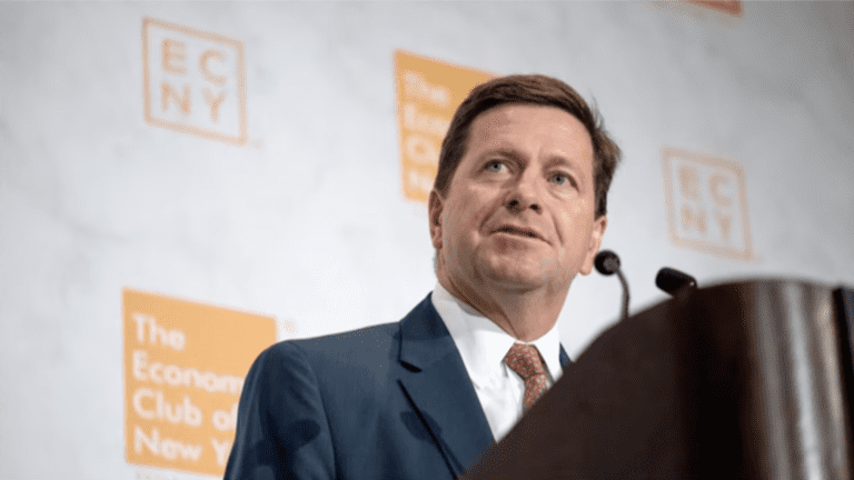 Lire la suite à propos de l’article États-Unis : Donald Trump nomme Jay Clayton à la tête du renseignement américain après avoir écarté Bill Pulte