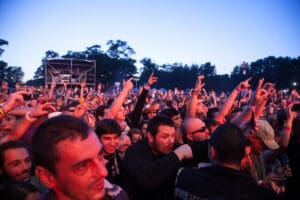 Lire la suite à propos de l’article Free-party Hérault : des milliers de participants réunis dans une zone Natura 2000 malgré les interdictions