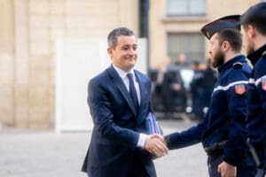 Lire la suite à propos de l’article Gérald Darmanin : après la mort de Lyhanna, les procureurs sommés de réexaminer 70 000 plaintes concernant des mineurs avant le 14 juillet