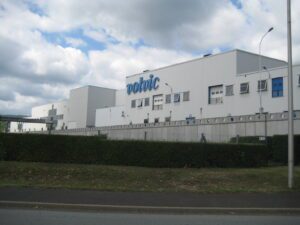 Lire la suite à propos de l’article Greenwashing : Volvic condamnée pour les mentions « neutre en carbone » et « 100 % recyclé »