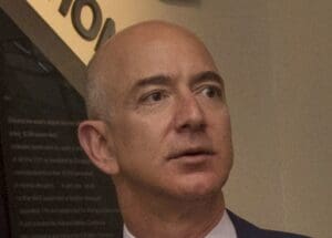 Lire la suite à propos de l’article IA : qu’est-ce que l’« ingénieur général artificiel » dans lequel Jeff Bezos investit 12 milliards ?