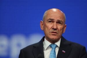 Lire la suite à propos de l’article Slovénie : le gouvernement Janša rétablit les relations avec Israël et lève les sanctions visant Netanyahu