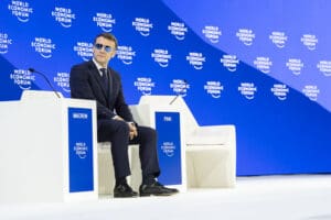 Lire la suite à propos de l’article Lunettes de Macron à Davos : le fabricant en liquidation