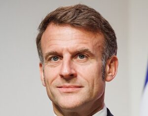 Lire la suite à propos de l’article Macron : des nominations diplomatiques contestées agitent l’Élysée et le Quai d’Orsay